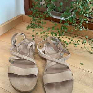 Eileen Fisher Seude Tan Strappy Sandal size 10